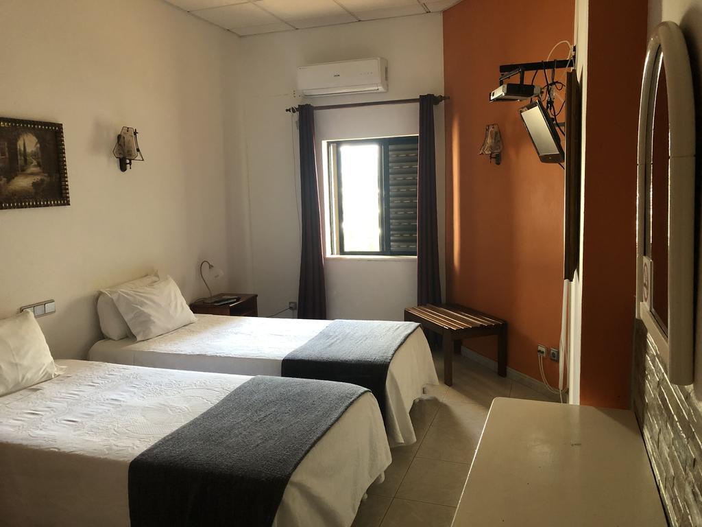 Apartamentos Atalaia room 3